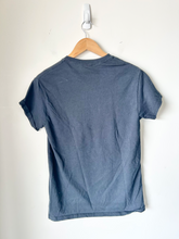 Load image into Gallery viewer, Short Sleeve Top Size Small
