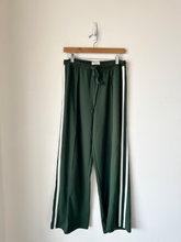 Load image into Gallery viewer, American Eagle Athletic Pants Size Small
