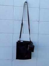 Load image into Gallery viewer, Guess Purse
