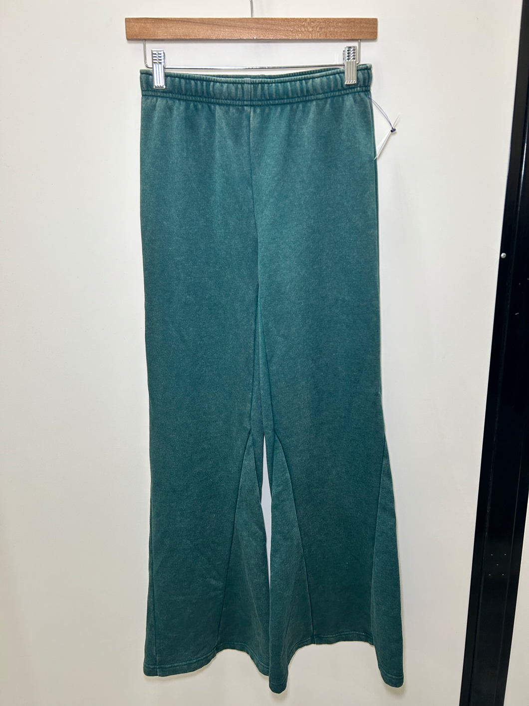 Out From Under Athletic Pants Size Small