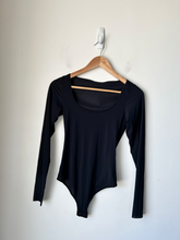 Load image into Gallery viewer, Skims Womens Tops Bodysuit Size Medium
