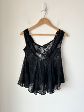 Load image into Gallery viewer, Urban Outfitters ( U ) Short Sleeve Top Size Small
