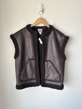 Load image into Gallery viewer, Future Collective Outerwear Size Small
