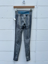 Load image into Gallery viewer, Gym Shark Athletic Pants Size Small
