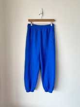 Load image into Gallery viewer, Aritzia Athletic Pants Size Small
