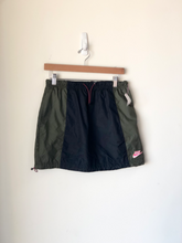 Load image into Gallery viewer, Nike Short Skirt Size Small
