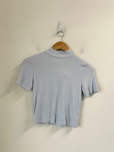 Load image into Gallery viewer, Babaton Short Sleeve Top Size Small
