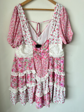 Load image into Gallery viewer, Arula Dress Size Extra Large
