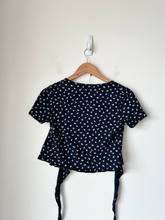 Load image into Gallery viewer, Brandy Melville Short Sleeve Top Size Small
