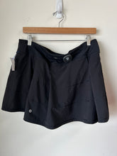 Load image into Gallery viewer, Lulu Lemon Athletic Shorts Size Large
