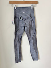 Load image into Gallery viewer, Lulu Lemon Athletic Pants Size 2 (26)
