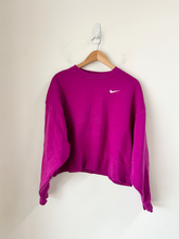 Load image into Gallery viewer, Nike Sweatshirt Size Extra Small
