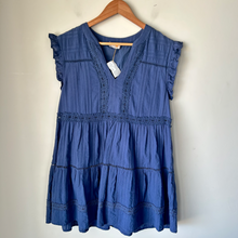 Load image into Gallery viewer, Altar&#39;d State Dress Size Small
