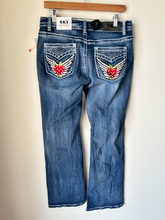 Load image into Gallery viewer, Sky Denim Size 13/14 (32)
