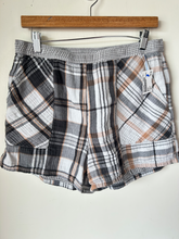 Load image into Gallery viewer, Aerie Shorts Size Large
