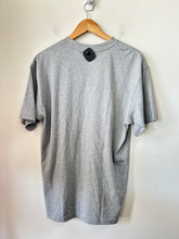 Load image into Gallery viewer, Nike T-shirt Size Medium
