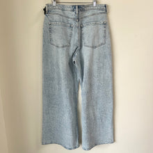 Load image into Gallery viewer, Hollister Denim Size 13/14 (32)

