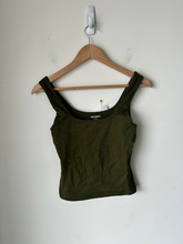 Load image into Gallery viewer, Old Navy Tank Top Size Extra Small
