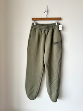 Load image into Gallery viewer, Comfrt Athletic Pants Size Medium
