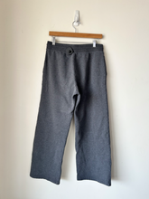 Load image into Gallery viewer, Aritzia Athletic Pants Size Small
