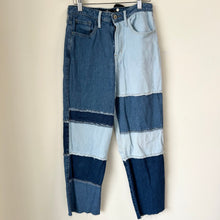 Load image into Gallery viewer, Hollister Denim Size 3/4 (27)
