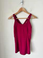 Load image into Gallery viewer, Lulu Lemon Athletic Top Size Small
