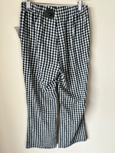 Load image into Gallery viewer, American Eagle Pants Size Small
