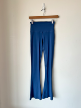Load image into Gallery viewer, Lululemon Athletic Pants Size Small
