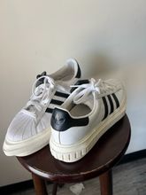 Load image into Gallery viewer, Adidas Casual Shoes Womens 10.5
