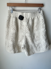 Load image into Gallery viewer, Abercrombie &amp; Fitch Shorts Size Extra Small
