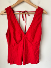 Load image into Gallery viewer, Abercrombie &amp; Fitch Tank Top Size Medium

