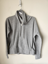 Load image into Gallery viewer, Lulu Lemon Sweatshirt Size Medium
