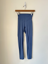 Load image into Gallery viewer, Lulu Lemon Athletic Pants Size 3/4 (27)
