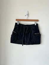 Load image into Gallery viewer, American Eagle Short Skirt Size 2
