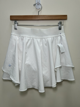 Load image into Gallery viewer, Lulu Lemon Athletic Shorts Size 3/4
