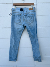 Load image into Gallery viewer, Pac Sun Denim Size 30
