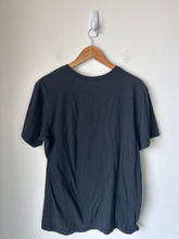 Load image into Gallery viewer, Nike T-shirt Size Medium
