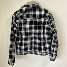 Load image into Gallery viewer, Bdg Heavy Outerwear Size Small
