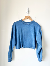 Load image into Gallery viewer, Fabletics Sweatshirt Size Small
