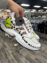 Load image into Gallery viewer, Adidas Womens Athletic Shoes Womens 8
