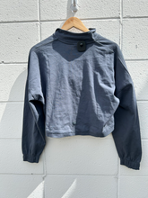 Load image into Gallery viewer, Gym Shark Athletic Jacket Size Extra Small
