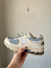 Load image into Gallery viewer, New Balance Womens Athletic Shoes Womens 5
