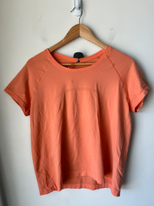 Lulu Lemon Athletic Top Size Extra Large