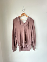Load image into Gallery viewer, Aerie Sweatshirt Size Extra Small
