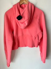 Load image into Gallery viewer, Lululemon Sweatshirt Size Extra Small
